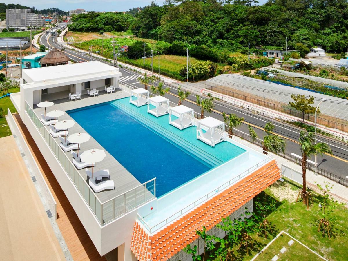 Loisir Living Suites Seragaki Onna Exterior photo